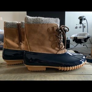 Sporto Duck Boots Size 8 NWOT